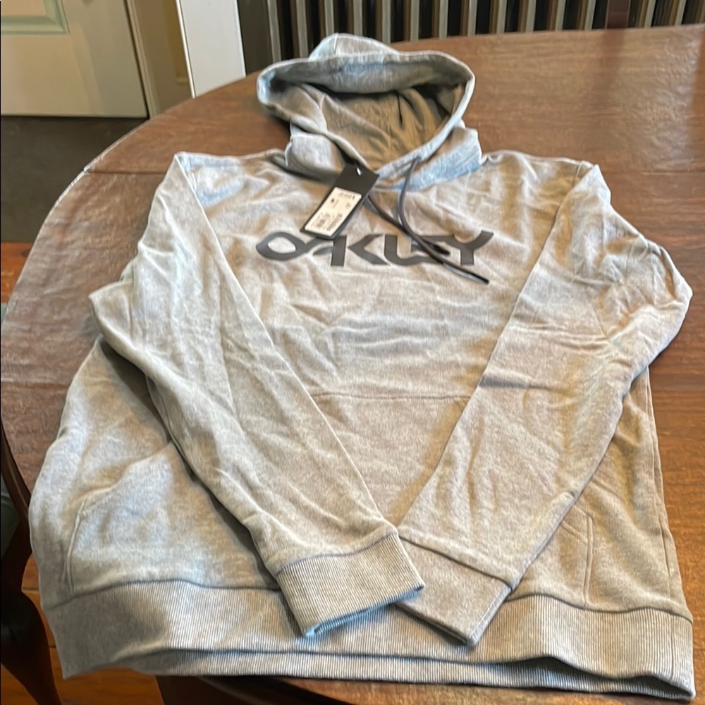 Oakley Men’s M Gray Hoodie NWT